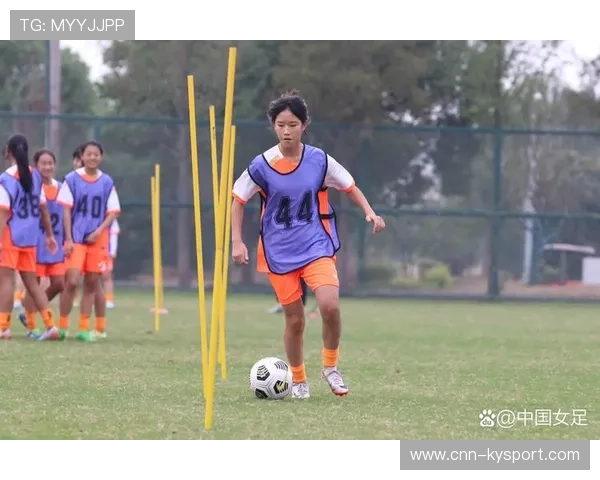 国足球员技术动作标准化训练，足球技术动作要领